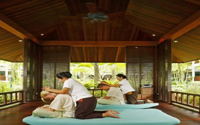Khaolak Bay Front Resort