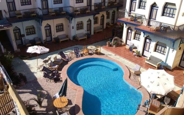 Monica Hotel