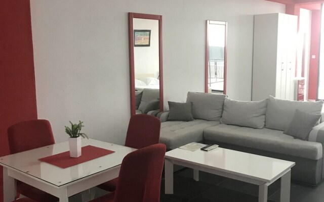 Apartments Red Beach