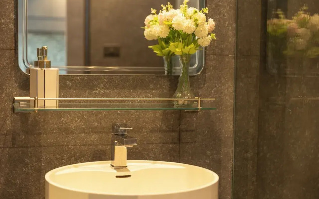 Nicest Condo in City gate Kamala  c118