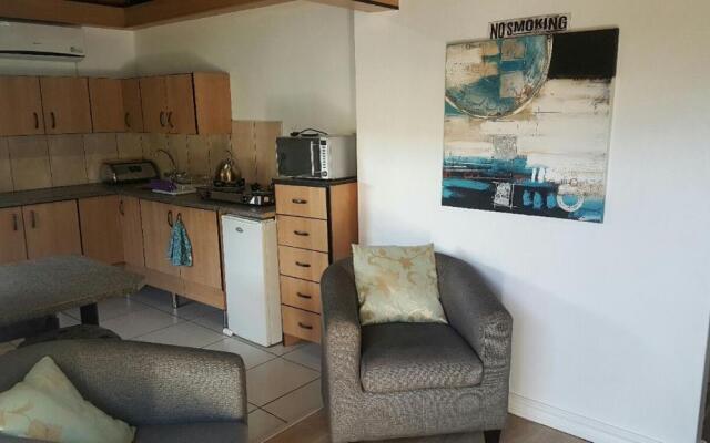12 on Vaal Drive Guesthouse