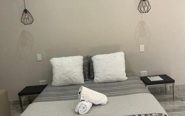 Guest house on Gillian Unit 7