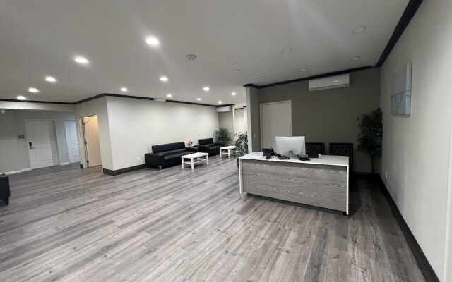 Aspire Inn & Suites Orange