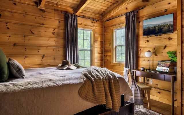 The Copper Bird Cabin