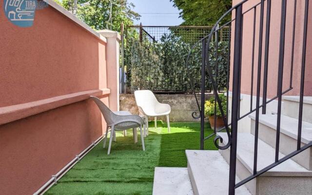 Basovizza 3 Chanel Tirabora Short Rent