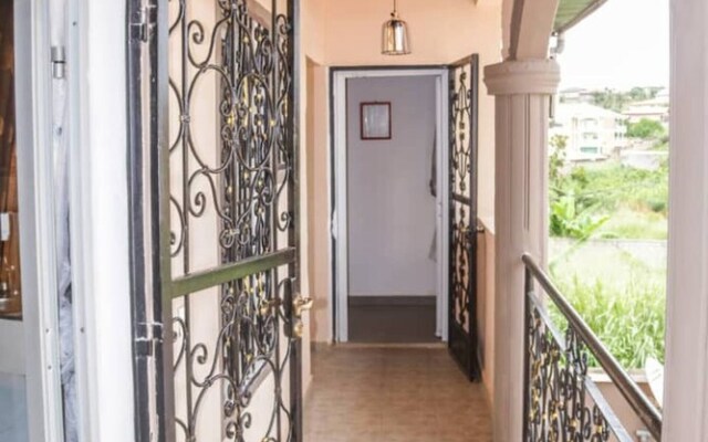 Bel Appartement Meublé À Yaoundé - Odza