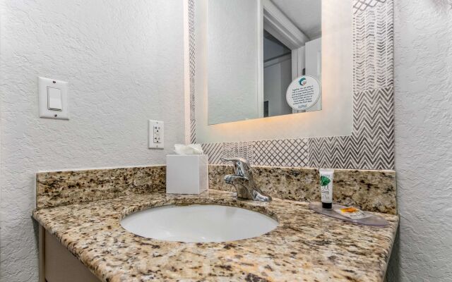 Dolphin Sands Clearwater Beach, an Ascend Collection Hotel