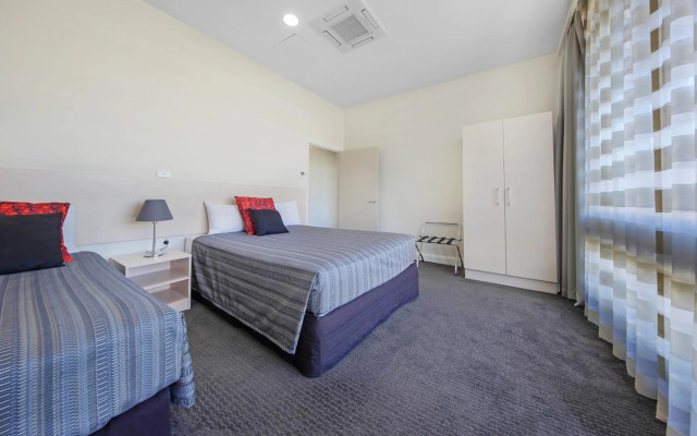 Belconnen Way Hotel Motel and Serviced Apartments
