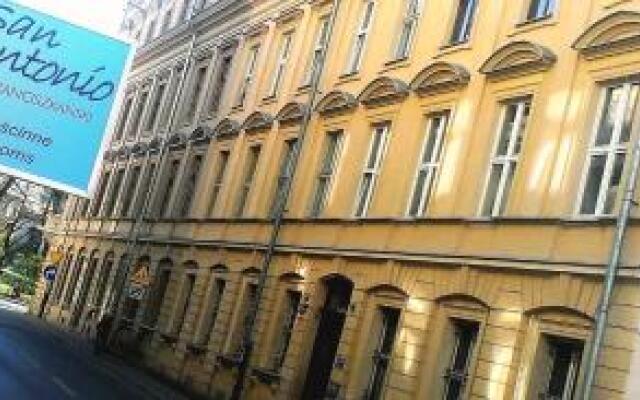 hotelImage