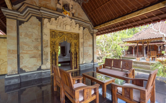 Tebluess Guesthouse Gianyar RedPartner