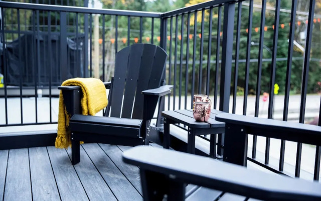 Cedar and Loam by Revelstoke Vacations