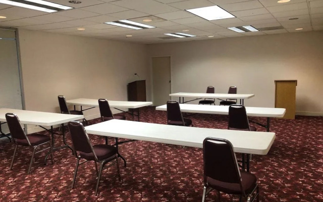 Rodeway Inn & Conference Center