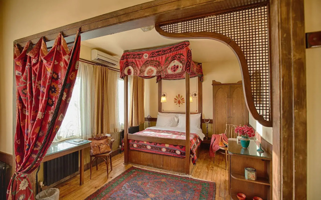 Hotel Empress Zoe