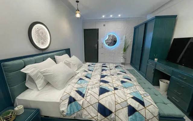 Danda Moon Pyramids Hotel