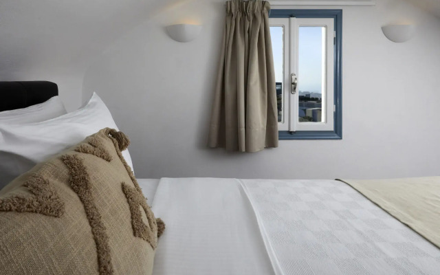 Athiri Santorini Hotel