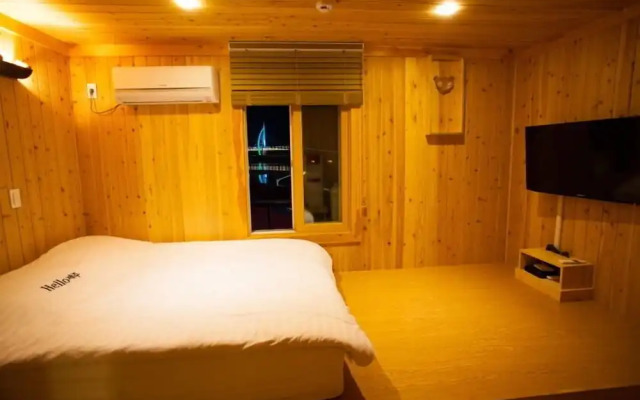 Seogwipo Harbor Pension