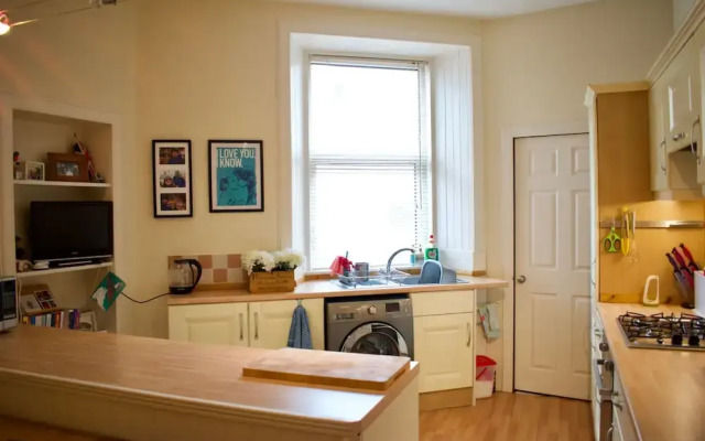 Stylish 1 Bedroom Edinburgh Home