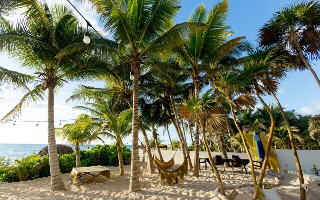 Angelina 28 Beachfront and Family Apartments - Modern and Relaxing Long Stays (20 min from Cancun Airport)