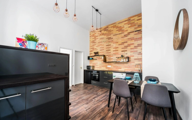 NEW DOB 53-4 CENTER Apartment