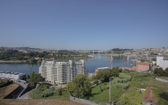 Liiiving -Luxury River View Apartment VI