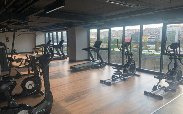 Brand-new 2 1 Apartment-near Mall of Istanbul
