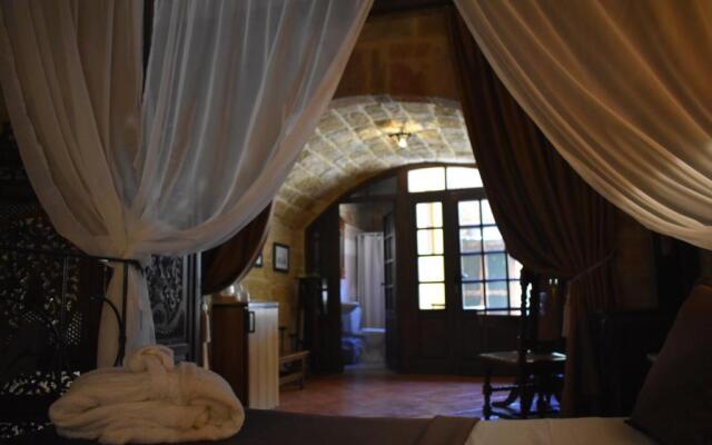 S. Nikolis Historic Boutique Hotel