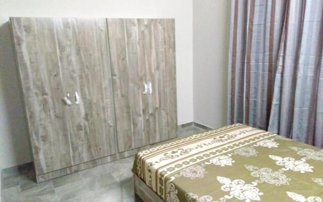 House With 2 Bedrooms in Curepipe, With Enclosed Garden - 20 km From the Beach
