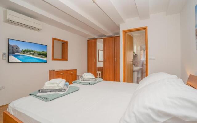 Villa Luic