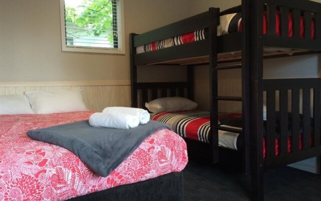 Christchurch Accommodation Top 10 Holiday Park