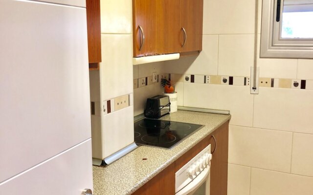 Apartment With 3 Bedrooms In Salou