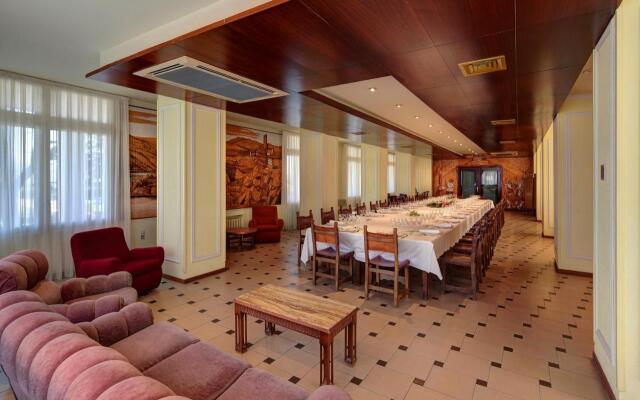 Hotel Rey Sancho Ramirez
