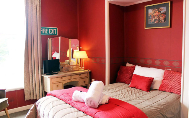 Lumsden Hotel