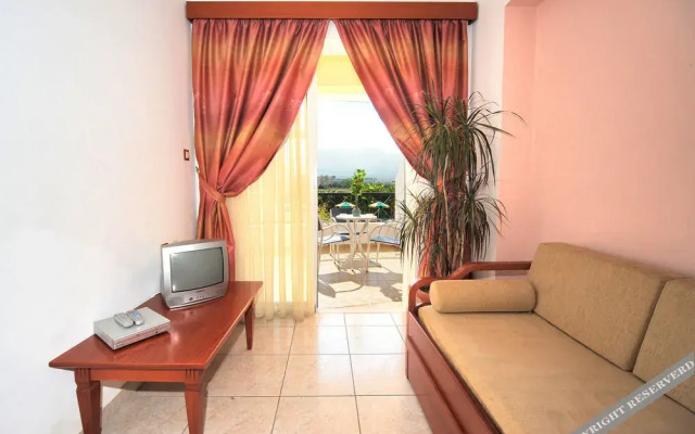 Pelopas Resort Apartments