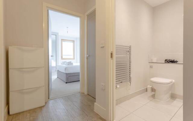 Pristine Modern Flat in East London