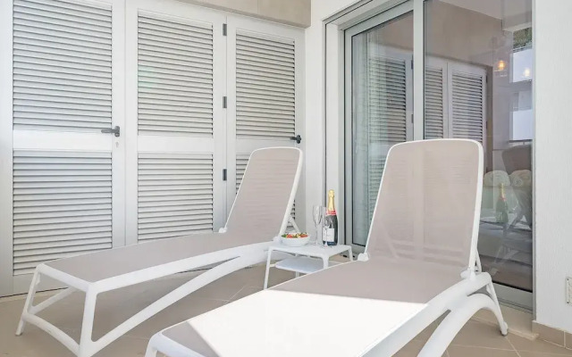 Lagos Modern 2 With Pool by Homing