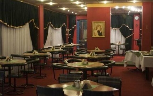 Hotel 222