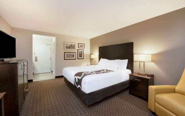 La Quinta Inn & Suites by Wyndham Cleveland Macedonia