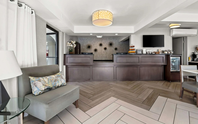 Best Western Los Alamitos Inn & Suites