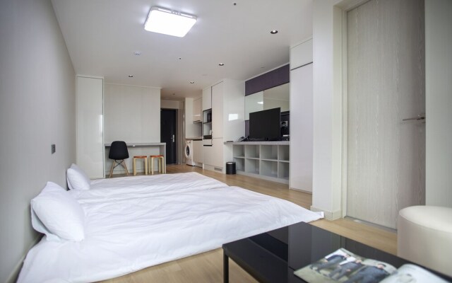 Triangle Residence