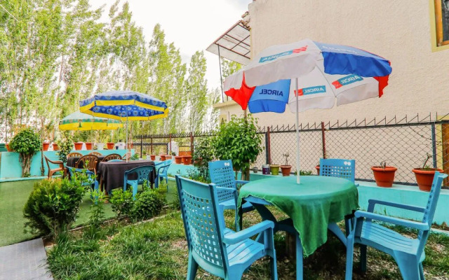 The Mir Villa by OYO Rooms