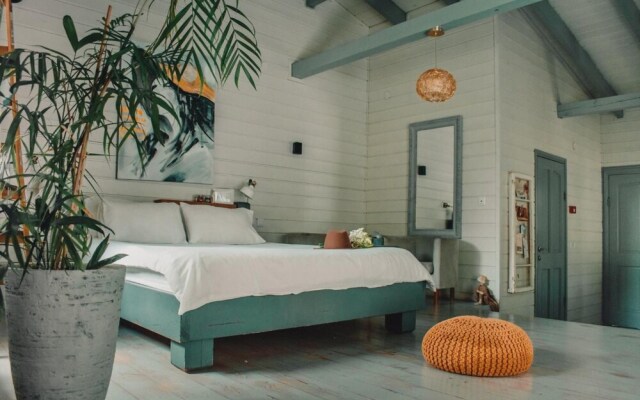 Eili Suites