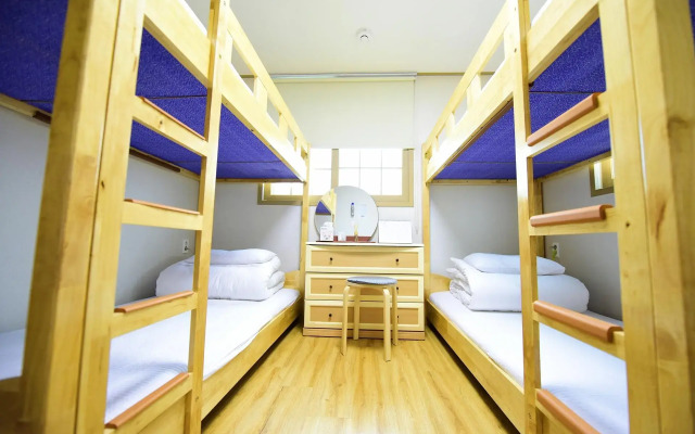 Ganderak Guesthouse - Hostel