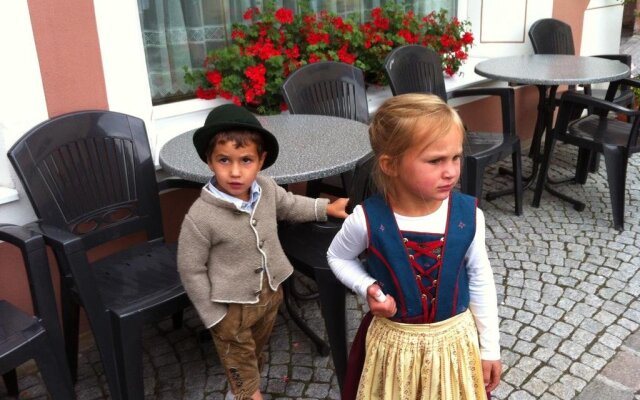 Annemaries Apart