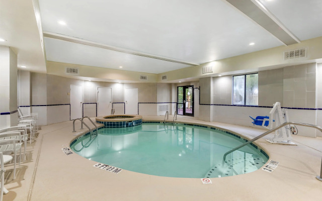 Best Western Plus Richmond Hill Inn