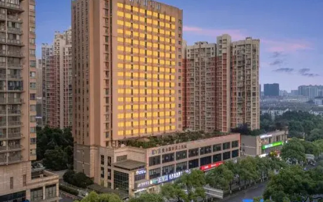 Rujia Hotel (Guanggu Square Metro Station, Minzu University, Wuhan)
