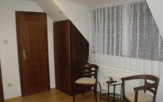 Guest House Tri Korunky