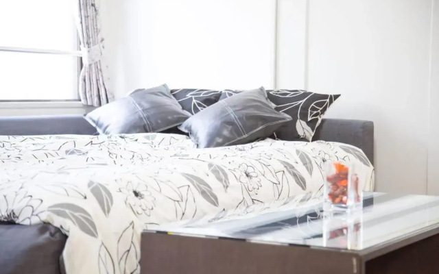 Modern Apartment near Hiroshima Station for 5 ppl