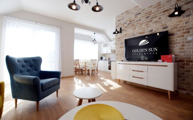 Golden Sun Apartments-Port