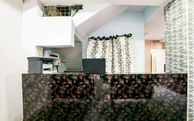 Lucky Hotels by OYO Rooms
