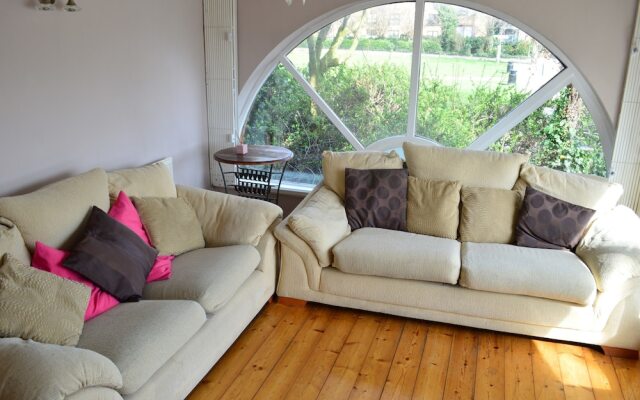 1 Bedroom Flat Facing the Docks